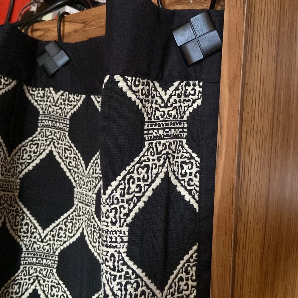 Shower Curtain & 12 black rings